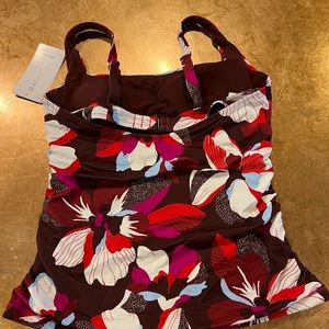 Women’s bathing suit top. Athleta. New.